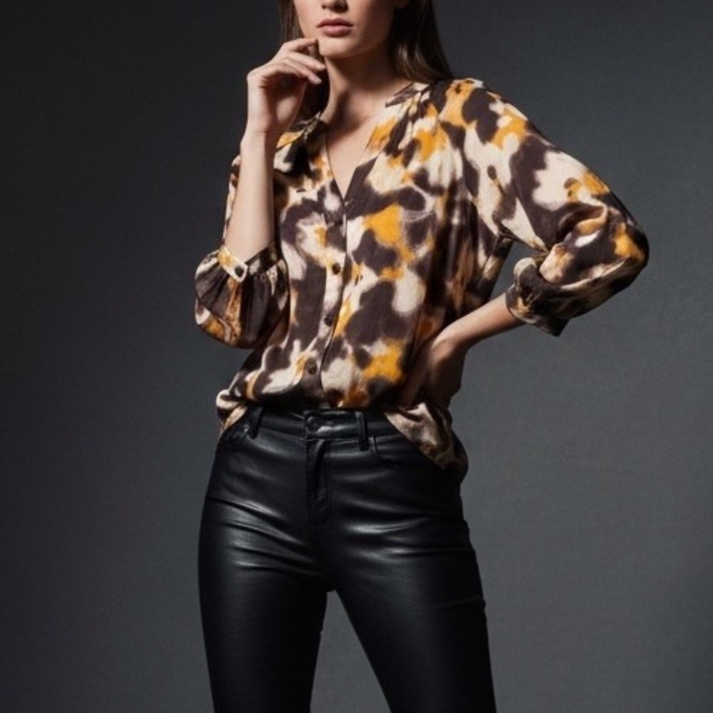 Womens XS EVEREVE Abstract Floral Blouse Top Modern Boho Button Front Brown Gold